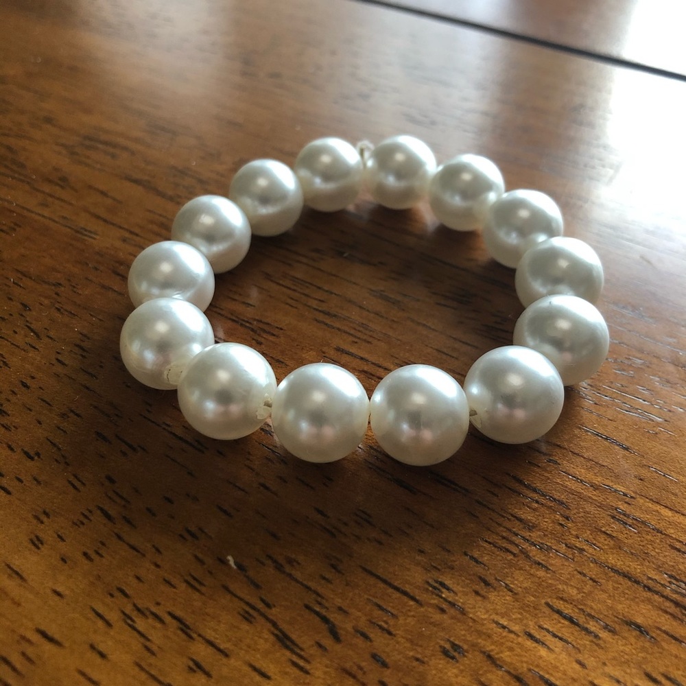 NWOT 🎉 Pearl Bracelet